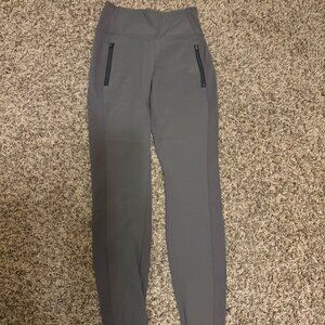 Athleta Highlands Hybrid Tight 2 Gray Ankle Length Zipper Hem and Pockets Nylon